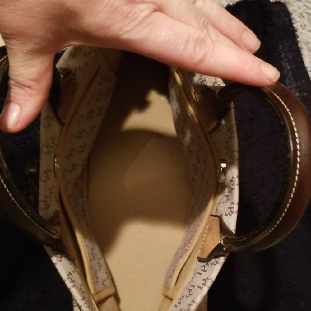 Dooney Bourke purse - Picture 5 of 8
